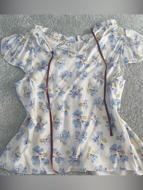 Doen Light Blue Floral Ruffled Neck Blouse